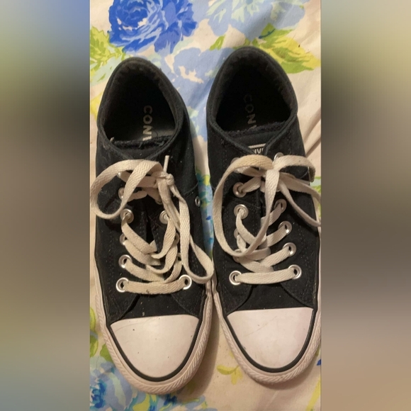 Converse - Picture 2 of 2